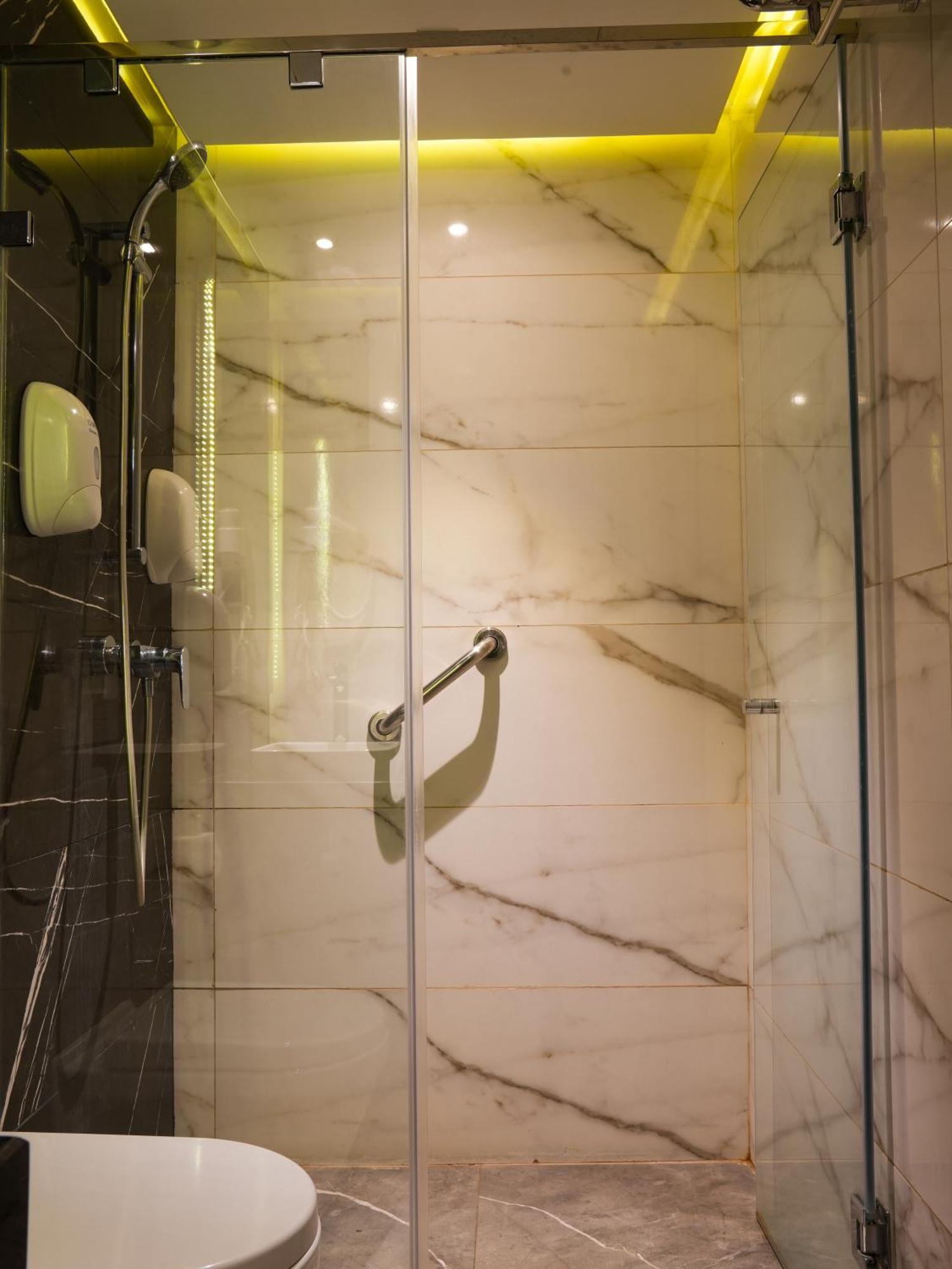 First Suites Hôtel NEW OPENING Rabat Buitenkant foto
