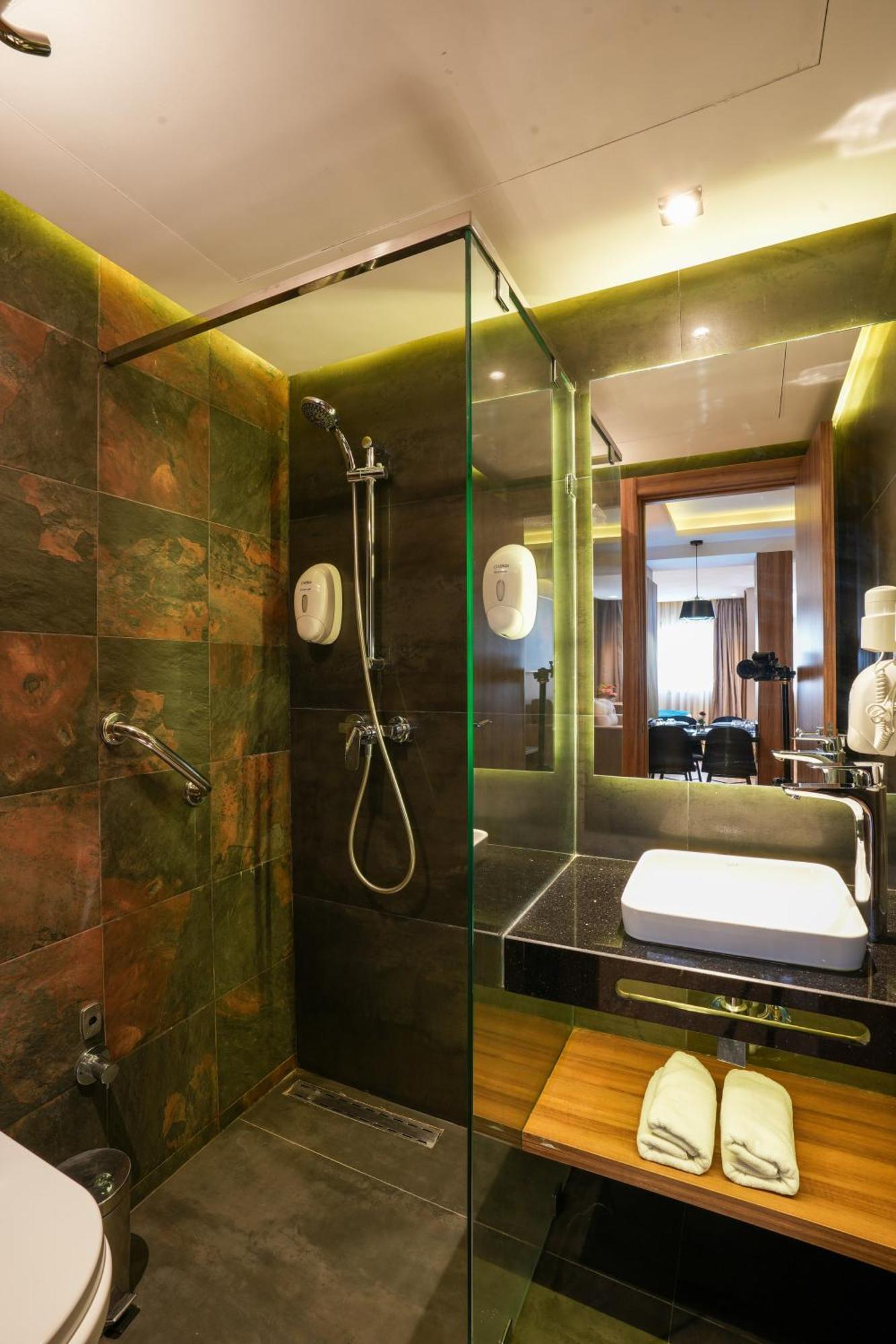 First Suites Hôtel NEW OPENING Rabat Buitenkant foto